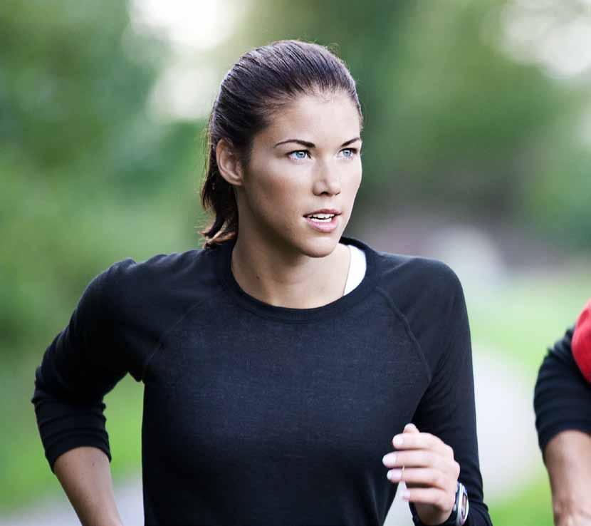 Miehet Netalla yllä Women s Active Set ja Sports Bra. Jimmiellä yllä Men s Active Set. Muut vaatteet ovat hänen omiaan. 1-pack (17 /setti) Men s Active Set (paita ja housut) 17 Lahjavinkkejä!
