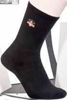 7-pack ( 2,43 /pari) Classic Socks English Style 17 Ohuet, klassiset, huomaamattomasti kuvioidut miestensukat. Hienoa puuvillalaatua, varressa pehmeä ja elastinen joustinosa.