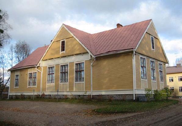 13 3.4 Rakennettu ympäristö Alueen rakennuskanta on kylän pitkä historia huomioon ottaen varsin nuorta. Pääosin asutus muodostuu yksinäistaloista pienillä moreenikumpareilla.
