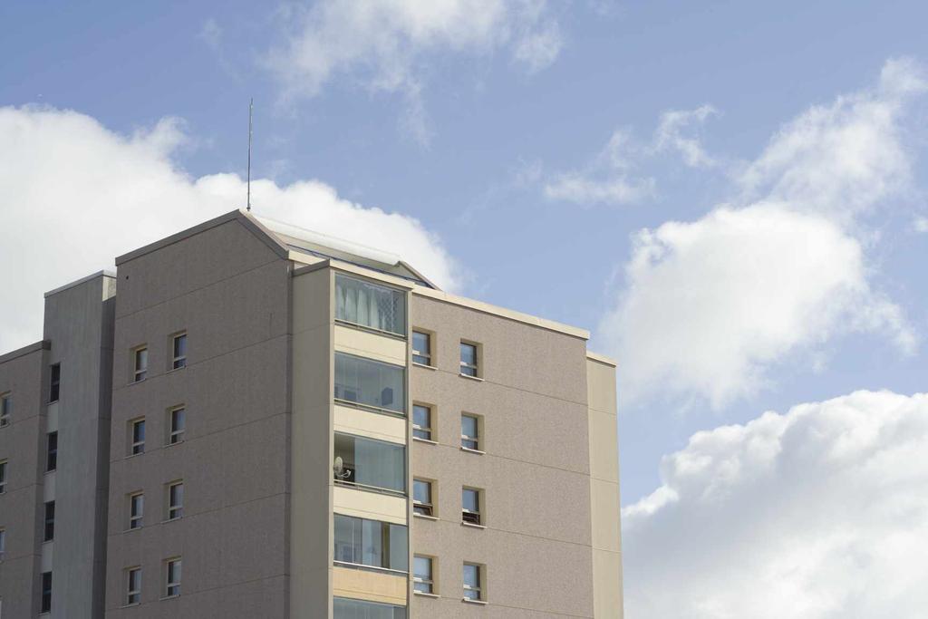 Kuvaus: Tyypillinen sisäkuva salamavalon kanssa.
