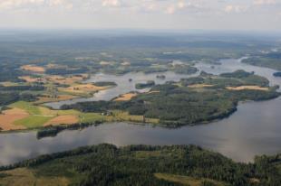 Vesistökuormitus Itämeri Fosfori ja typpi Eroosio ja eroosiofosfori Sisävedet Fosfori Eroosio pienenpää (nurmet,