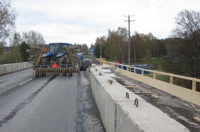 yleisötapahtumat leveät kuljetukset ja maatalouskoneet Liikennemerkit / (valo)ohjaus