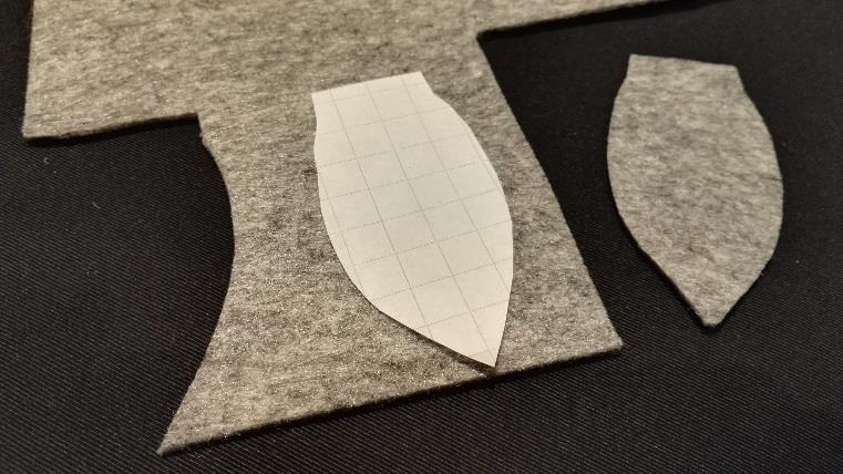 vartaloon kiinni. Leikkaa huovasta paperimallin mukaiset siivet. 2.