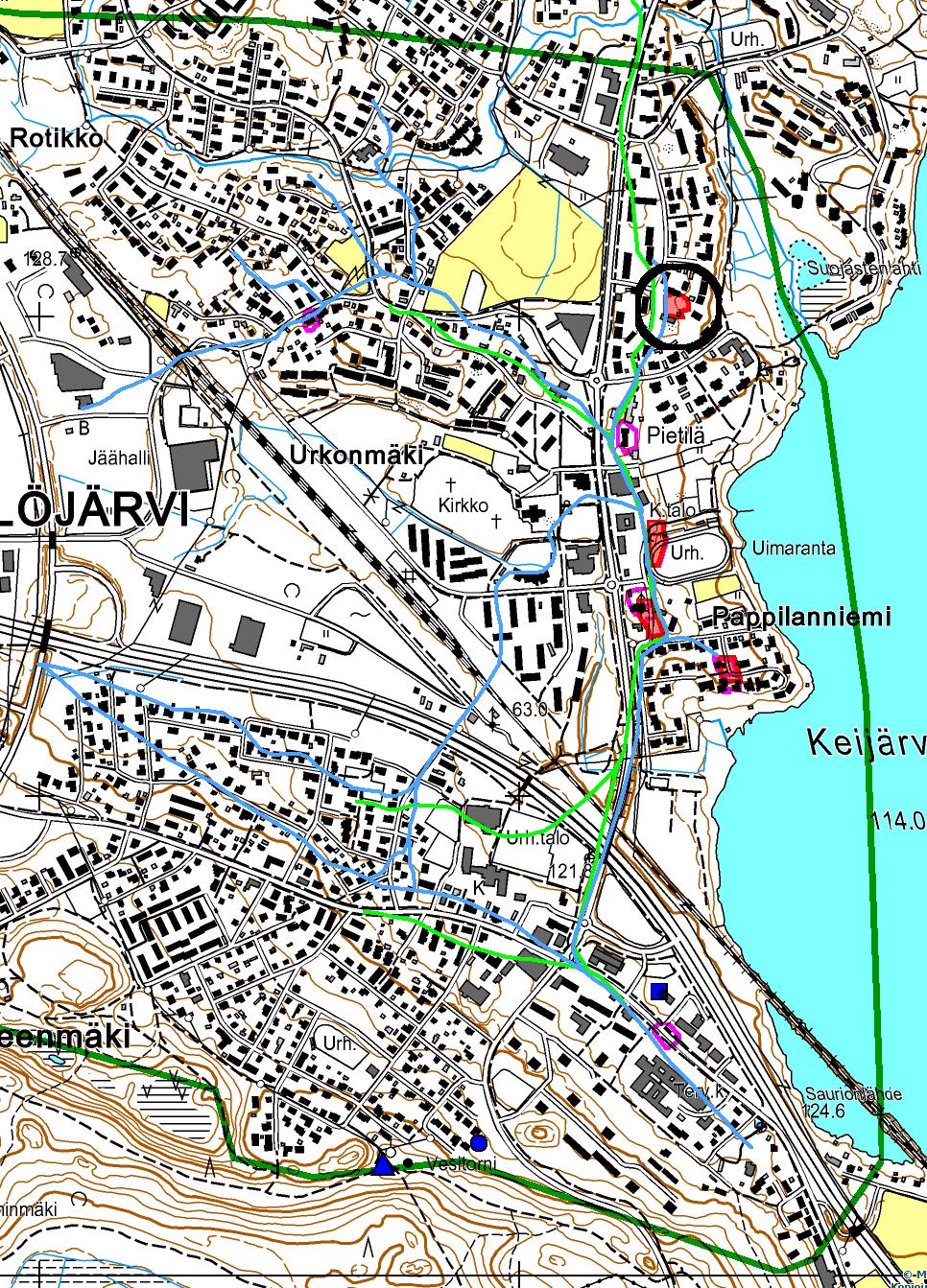 Sijaintikartta Suojala oik. ylh ympyrän sisällä. Ylöjärven kylän 1763 kylätontit punaisella ja v, 1763 kartalta projisoidut tiet vihreällä, v. 1818 kartalta projisoidut tiet sinisellä.