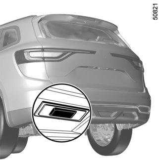 RENAULT-AVAINKORTTI: käyttö (2/4) Lukituksen avaus handsfree -toiminnolla Kun RENAULT-avainkortti on alueella 1, paina jonkin etuoven painiketta 2: auton lukitus aukeaa.