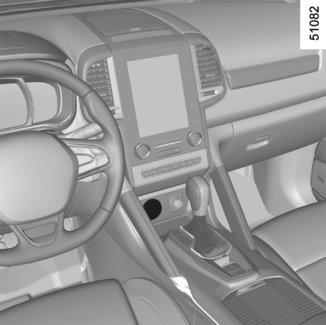 HÄTÄPUHELU (1/2) Jos autossa on hätäpuhelujärjestelmä, sen avulla voi soittaa automaattisen tai manuaalisen hätäpuhelun onnettomuus- tai sairaustapauksessa avun saannin nopeuttamiseksi.