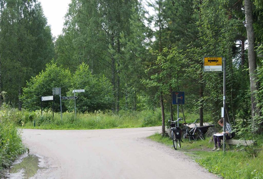 Ulkoilualueella kulkee neljän kilometrin pituinen opastettu luontopolku rakennettuja ulkoilureittejä ja paikoin metsäpolkuja pitkin.