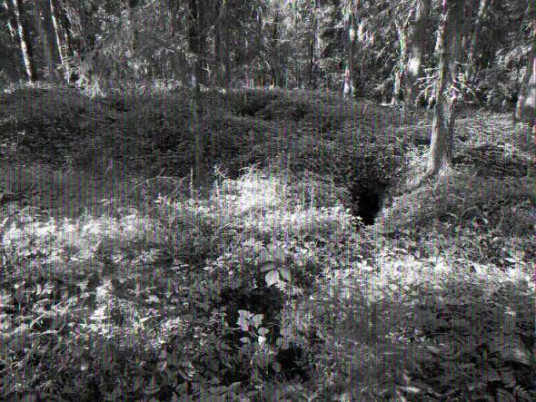 21 18 Rakenne 4 rakennuksen perustus: pohja-alaltaan suorakaiteen muotoinen, luodekaakkosuuntainen ja kooltaan 13 x 5 m seinävallin reunoista mitattuna. Vallin korkeus on n.