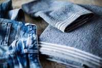 niistä Old Jeans-pyyhkeitä. Farkkujen palauttajalle satulansuojus!