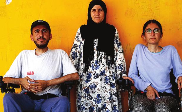 ALANIN JA GYANIN TARINA: USKOMATTOMIA KOHTALOITA JA KARIUTUNEITA TOIVEITA Vuonna 2014 lihasrappeumasta kärsivät Alan ja Gyan Mohammad lähti perheensä kanssa pakoon Syyrian sotaa.