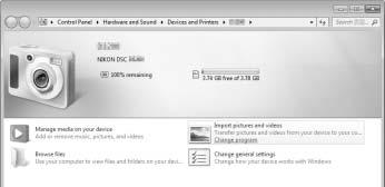 ViewNX 2:n käyttö Kopioi kuvia tietokoneelle Varmista ennen jatkamista, että olet asentanut ViewNX 2:n (0 92). 1 Liitä USB-kaapeli.