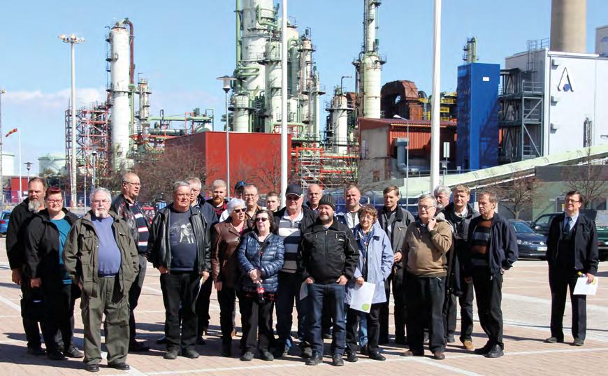Etelä-Suomen koneyrittäjien iskujoukko Nesteen Porvoon jalostamolla huhtikuussa 2017. Neste MY uusiutuvan dieselin tuotantoyksikkö Porvoon jalostamolla.