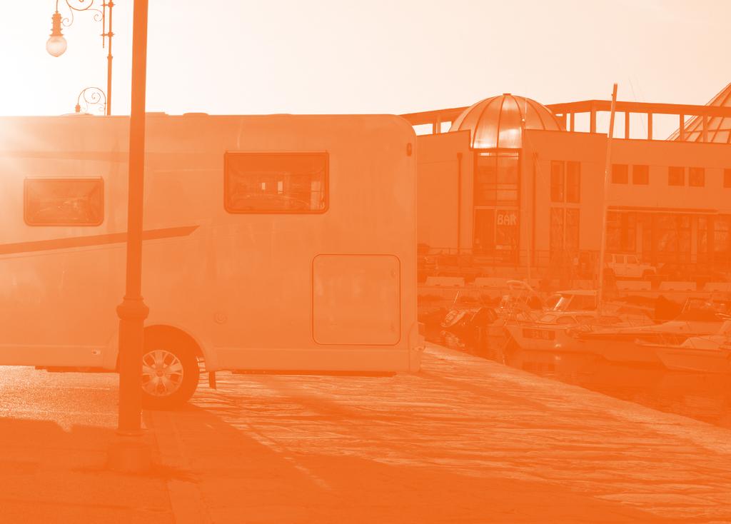 Carado 2018 53 Sisällöstä vastaa: Carado GmbH Yhteystiedot: Bahnhof 11, 88299 Leutkirch im Allgäu Puhelin: +49 7561 9097-300, faksi: +49 7561 9097-400 info@carado.