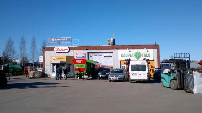 Suunnittelualue rajautuu idässä Kempeleentiehen, etelässä Nuottasaarentiehen, lännessä liikerakennustonttiin nro 7 ja pohjoisessa tonttiin nro 8, jossa sijaitsevat kaupungin lämpökeskus ja sähköasema.