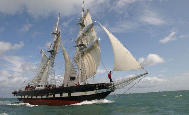 ROYALIST 28,08m