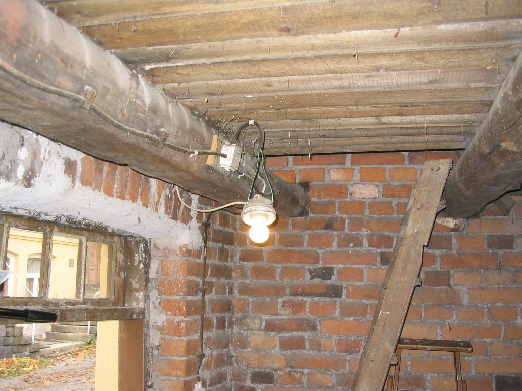 Ullakon valaistus