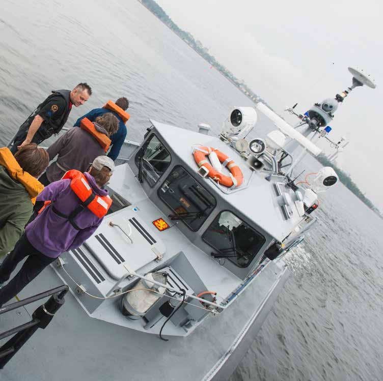 5. MARITIME SAFETY WEEK MONIVIRANOMAISHARJOITUS Vinkeä Design Oy Petri Hurme Justiina Halonen Harjoituksen järjestelyistä vastannut tutkimuspäällikkö Justiina Halonen. yksiköihin.