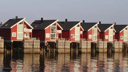 Saaristokaupunki-vaihtoehdossa VE1 on asukasmäärä Saaristokylä-vaihtoehtoon nähden