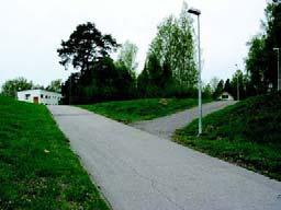 luonnonhoidon suunnitelma 2000-2009 luonnonhoidon 3108.1 kuvio Alueella on niittyä, tiealuetta ja joutomaata, jota hoidetaan C1-luokassa. Puoliavoimen alueen läpi kulkee polku, jota ei ole rakennettu.