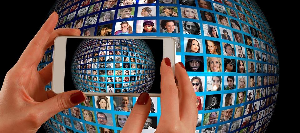 - Opeta digitaalisesta turvallisuudesta ja kansalaisuudesta. Turvallisuudesta ja digitaalisesta kansalaisuudesta tietäminen mobiililaitteiden käytössä on oleellinen 2000-luvun taito.