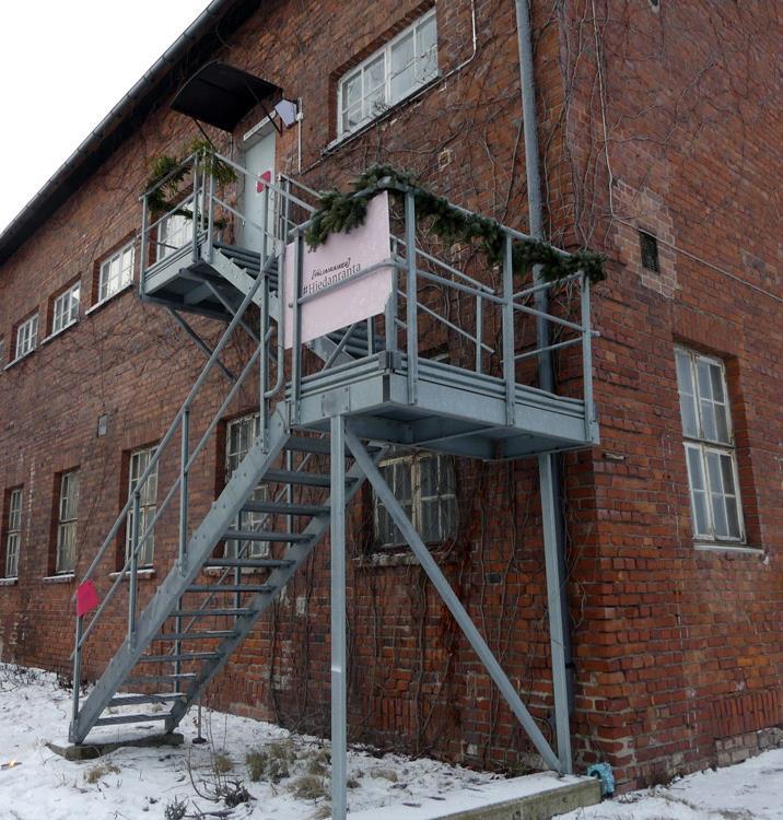 PAJAN KÄSITYÖLÄISET Hiedanrannan Paja-rakennus kätkee sisäänsä käsityöläisten ja taitelijoiden työtiloja.