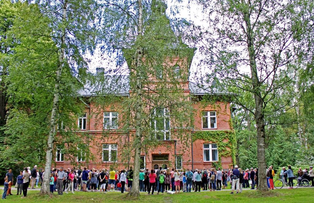 TARINOITA HIEDANRANNASTA OPASTETUT KÄVELYT HIEDANRANNAN HISTORIASTA JA TULEVAISUUDESTA 20.8. & 1.10.