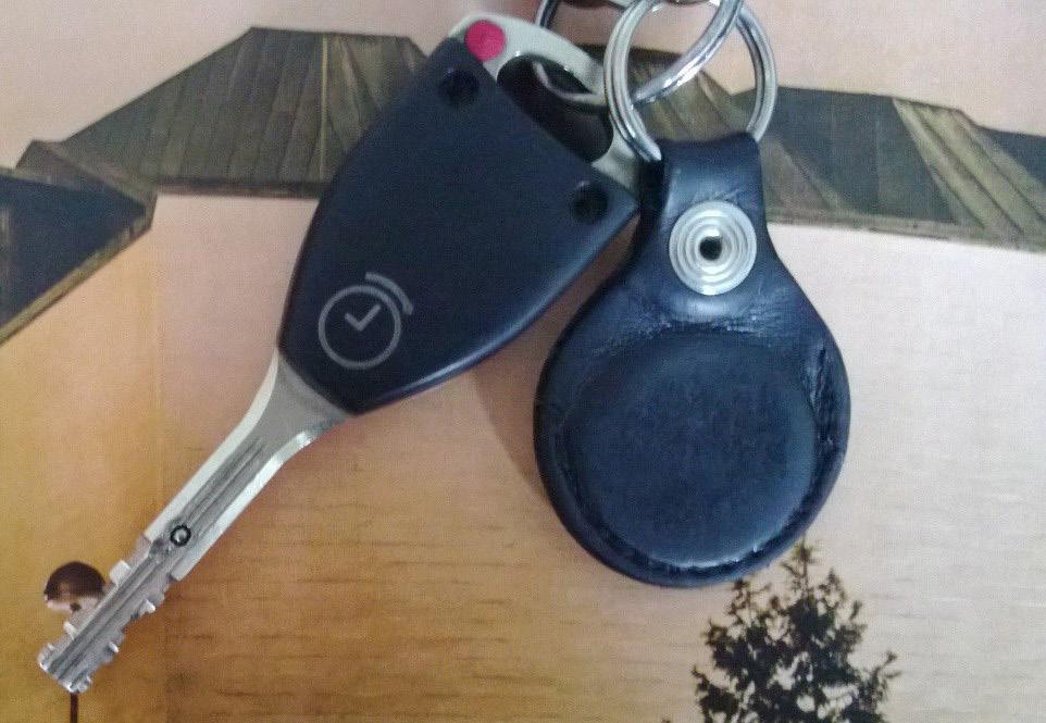 niitä tuntien aikana. Sammuta laitteet ja tauluvalo. 17 Muista sulkea luokan ovi! Mikäli poistut rakennuksesta viimeisenä, tarkista, että ulko-ovi on lukossa rakennuksesta poistuessasi.