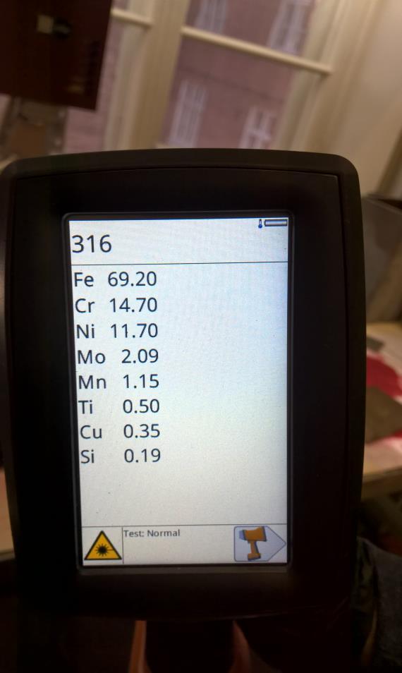 Analyysin mukaan käämin kromipitoisuus oli 15,1 % ja vaipan 14,7 % (kuvat 23 ja 24), kun taas AISI-standardissa määritelty pitoisuus on 16-18 % (liite 1).