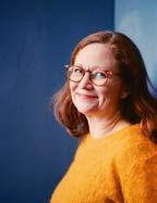 KOLUMNI Ornamon lehti nro 3/2017 8 Ananya Tanttu Käsityö lisää hyvinvointia Katja Hagelstam on valokuvaaja, kuraattori ja galleria Lokalin galleristi. Mikä on käsityön arvo tulevaisuudessa?