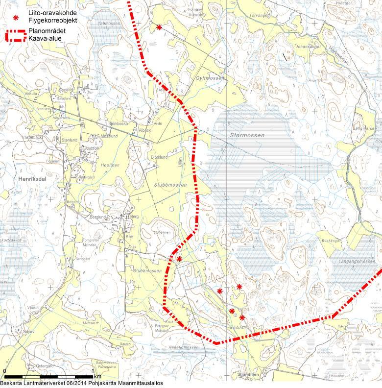 44 / 71 Kuva 23. Hankealueen etelä- ja länsiosissa on linnustoselvityksen yhteydessä havaittu liito-oravan papanoita. Kartoitusalueella tehtiin yhteensä 13 lepakkohavaintoa (Kuva 25).