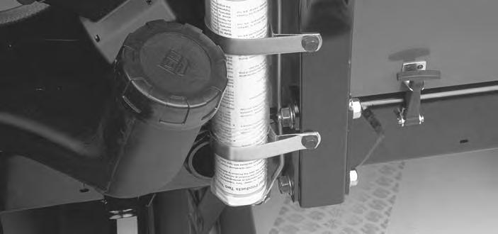 Suositus: SAE 5W 40 (yli -8 C) Vaihtoehto: SAE 0W 30 tai 5W 30 (kaikki lämpötilat) Toro Premium -moottoriöljyä on saatavana jälleenmyyjältä (viskositeetti 5W 40 tai 0W 30).