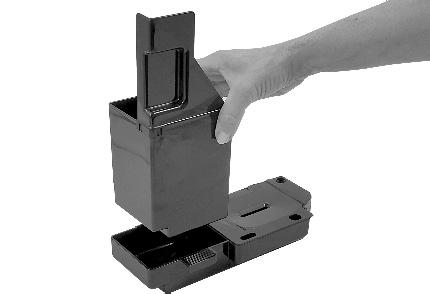 drawer og/eller empty drip tray dukker opp. Paina painiketta ja avaa huoltoluukku.
