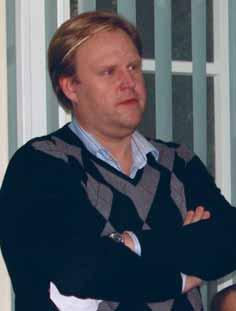 SKAUTLUS teiste noorteorganisatsioonide seas Meediakoolituse raames veetis skautidega päeva Eesti tuntud ajakirjanik ja saatejuht Urmas Vaino.