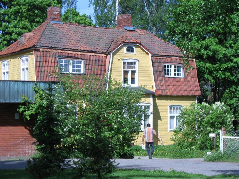 Historia ja rakentuminen Veräjämäen pientaloja. Maunulan kerrostaloja.