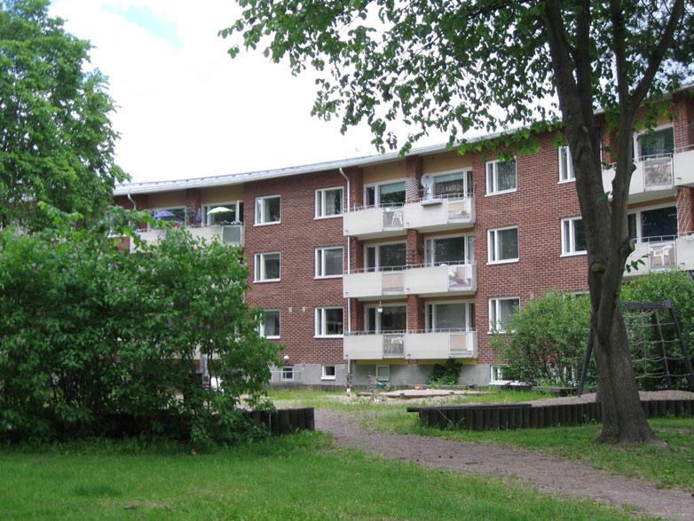 jälleenrakennuskauden yhtenäisiin pientalo- ja kerrostaloalueisiin (Maunula, Lampuotilantie).