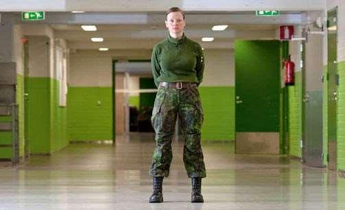 Kurssi on tarkoitettu sotilaselämän saloista kiinnostuneille naisille, jotka ovat yli 18 vuotiaita Suomen kansalaisia.