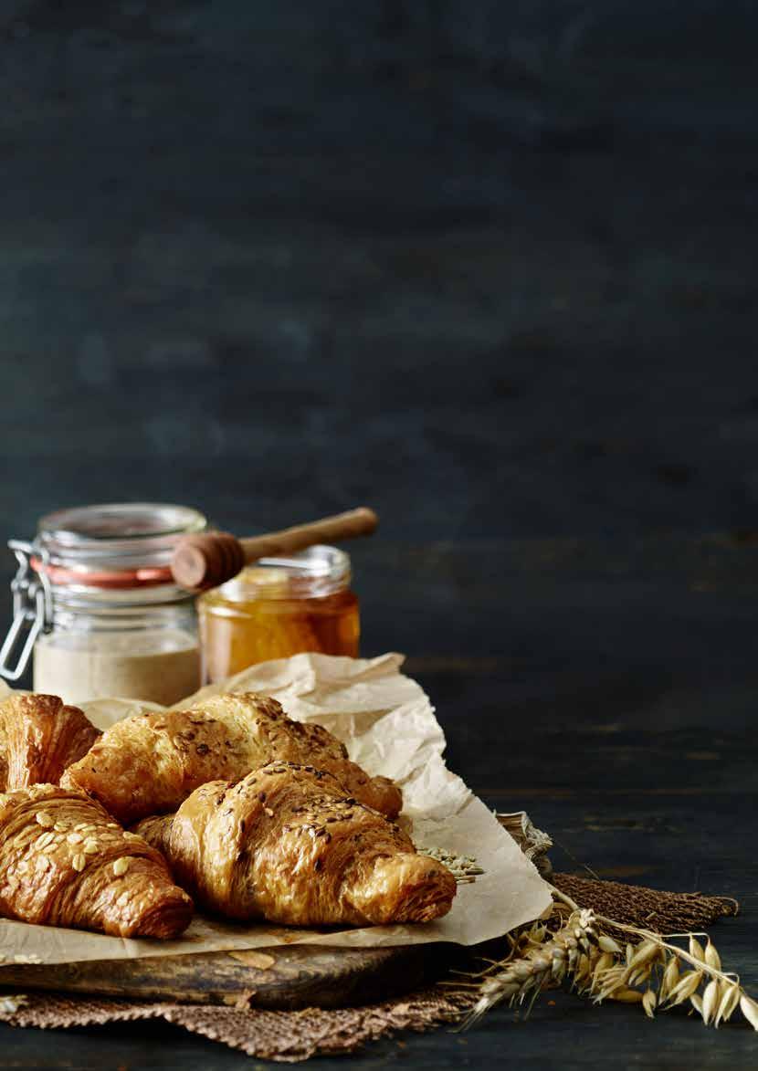 Croissant-pisteellä luksusta palveluun Sovella oma Croissant-pisteesi: premiumcroissantien esillepano hillojen, Nutellan ja muiden herkkujen kanssa on