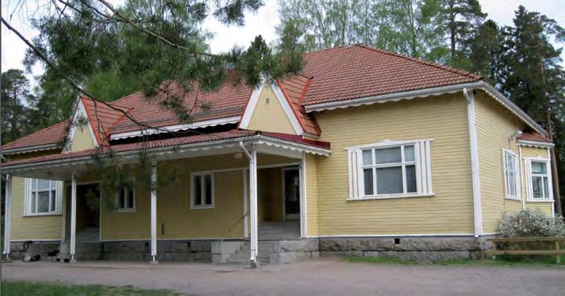 Koulurakennus Kalakosken koulu perustettiin 1909, ja seuraavana vuonna valmistui uusi koulutalo, johon piirustukset oli tilattu Eliel Saisen kkitehtitoimistolta.