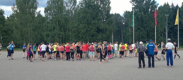 4 2. KILPAILUTOIMINTA Seurassa toimii kilpailutoimikunta joka vastaa seuran kilpailutoiminnasta ja hoitaa ilmoittautumiset SM-kisoihin.