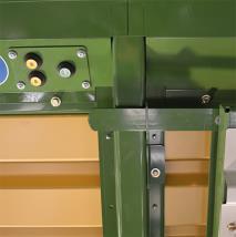 Pos: 184.70 /BA/Wartung/Ladewagen/Wartungs.- und R eparatur arbeiten im Lader aum ÜS @ 82\mod_1316694931327_71.docx @ 722709 @ 2 @ 1 Pos: 184.