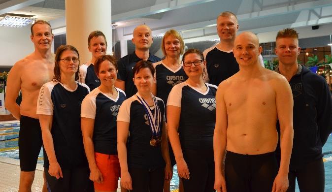Syksyn GP kisoissa Tuomas Ikonen ja Saana Karell uivat 50 metrin matkoja. Kevätkaudella 2016 uitiin 17 kilpailua, joissa nuoret uivat 819 starttia tehden 457 ennätystä.