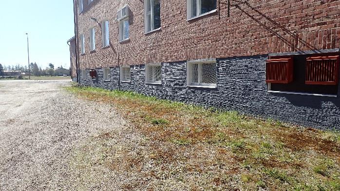 luoteispääty - WC-tiloissa on poistoilman vaihto, tuloilma tulee käytävältä Rakennuksen tilojen ilmanpaine on arviolta normaalilla tasolla.