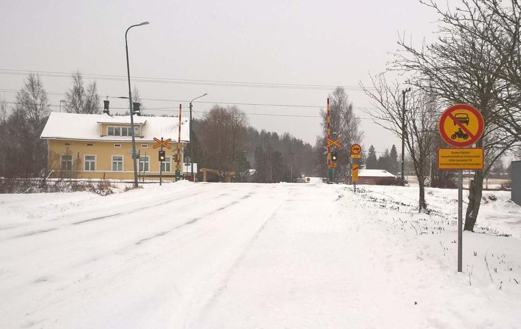 Liikenteellinen toimivuustarkastelu 22.12.2016 5 (12) 2 Nykytilan liikenneyhteydet Kylävuorentien kaava-alue sijaitsee Nikkilän kuntakeskuksen pohjoispuolella, noin yhden kilometrin etäisyydellä.