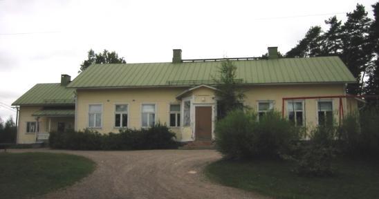 8. Kansakoulun tonttimaa l. Uudenkylän koulu (rakennus K I) Uudenkylän koulu Uudenkylän koulutalo valmistui v. 1895 vanhalle kylämäelle.