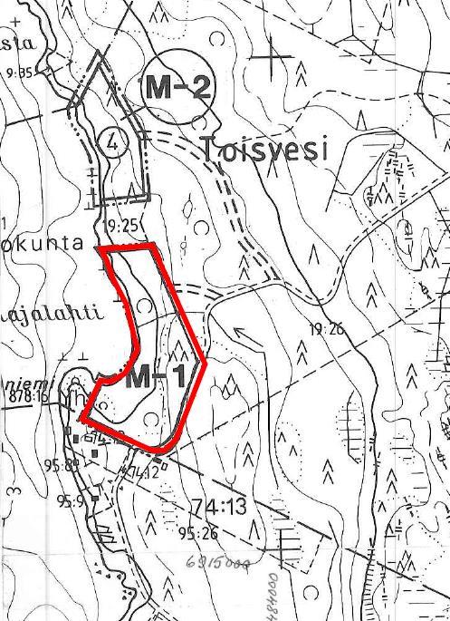 1992 Toisvesi- Haukkajärven rantakaava. Suunnittelualue on merkitty maa- ja metsätalousalueeksi, jolla rakentaminen on kielletty (M-1). Kuva 12.