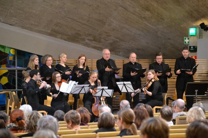 Pitkäperjantain musiikki-illassa kuultiin puolestaan Matteus-passion helmiaarioita ja koraaleja otsikolla Aus Liebe Rakkaudesta.