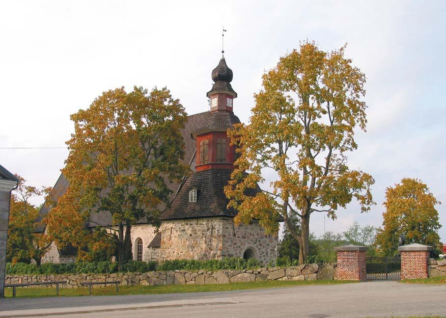 St. Laurentiuskerk in Perkkiö. Pyhän Laurin kirkko Perniössä. 19 on säilynyt suuri määrä puuveistoksia tai niiden katkelmia.