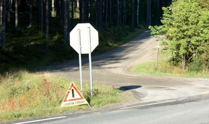 MUITA ENNAKOIVIA TOIMENPITEITÄ Poikkeavasta liikenteestä esimerkiksi maataloustyökoneista sesonkitöiden aikana