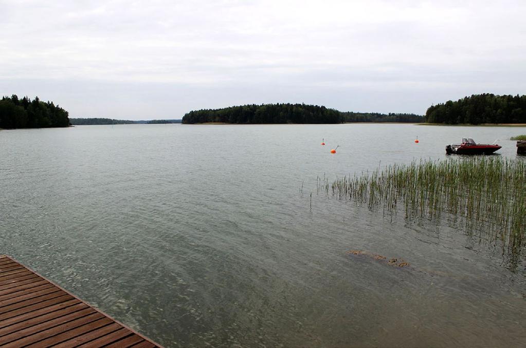 Finngulf LNG LNG-terminaali Inkooseen Kuva 25. Fjusön niemi syyskuussa 2014 Bastubackasta kuvattuna.