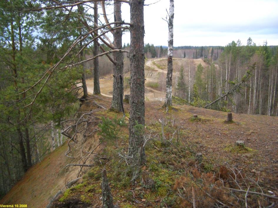 6 Löydöt: Sijainti: Huomiot: KuM 5838, kvartsi-iskoksia, Pohjakallio L 1975, haja- ja tarkastuslöytöjä. KuM 5949, kvartsi-iskoksia, Pohjakallio L 1975, kaivauslöytöjä.